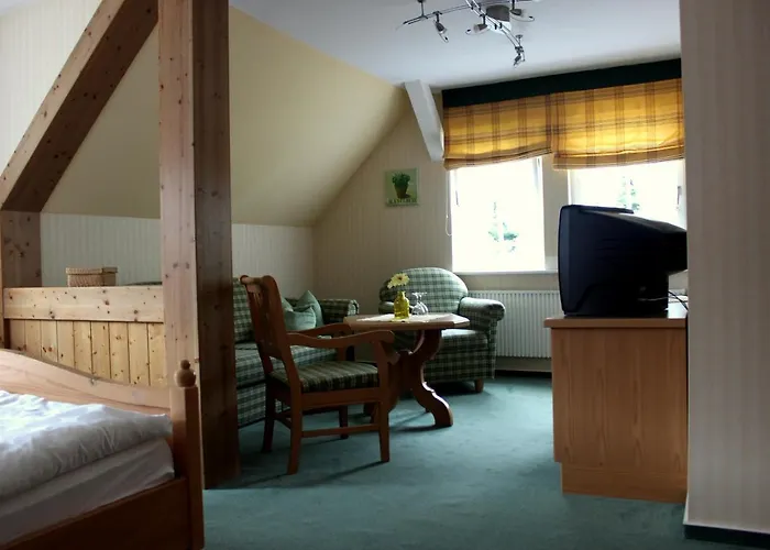 Zur Hohen Hunau Värdshus *